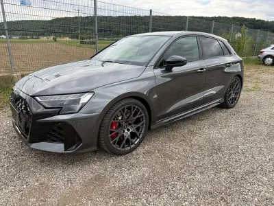 Gebraucht Audi RS3 Sport 400 PS (294 kW) 2026 Grau Limousine