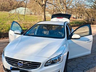 Gebraucht Volvo V60 Linje Svart 150 PS (110 kW) 2016 Weiß Kombi