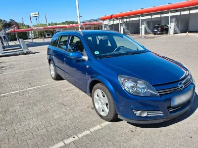 Gebraucht Opel Astra 90 PS (66 kW) 2005 Blau Kombi