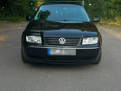 Gebraucht VW Bora 105 PS (77 kW) 2004 Schwarz Limousine