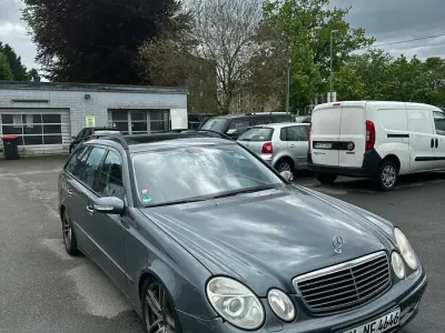 Gebraucht Mercedes E320 Avantgarde 264 PS (194 kW) 2005 Grau Kombi