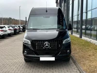 Gebraucht Mercedes Sprinter 190 PS (139 kW) 2021 Obsidianschwarz metallic Van