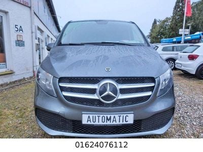Mercedes V220