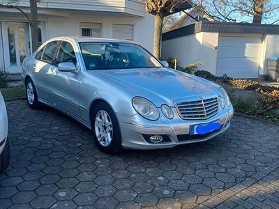 Mercedes E320