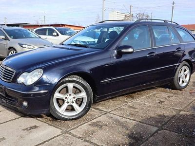 Gebraucht Mercedes C320 218 PS (160 kW) 2003 Tansanitblau  metalliclack Kombi