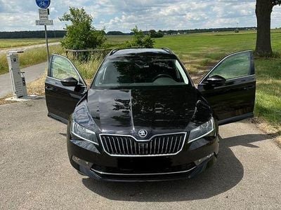 Gebraucht Skoda Superb 179 PS (131 kW) 2018 Schwarz Kombi