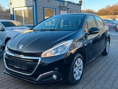 Gebraucht Peugeot 208 Active Top 82 PS (60 kW) 2018 Schwarz Kleinwagen