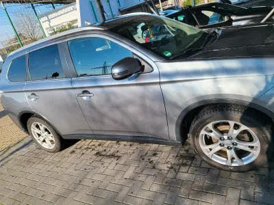 Gebraucht Mitsubishi Outlander Diamant Edition 150 PS (110 kW) 2014 Silber SUV