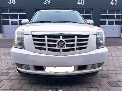 Weiß Gebraucht 2006 Cadillac Escalade SUV | 13.800 €