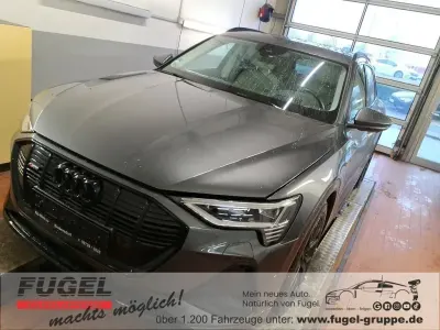 Gebraucht Audi e-tron S-Line 300 kW (408 PS) 2023 Daytonagrau perleffekt SUV