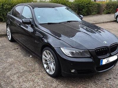 Gebraucht BMW 320 184 PS (135 kW) 2012 Schwarz Limousine