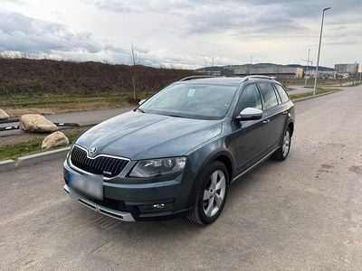 Gebraucht Skoda Octavia Scout 184 PS (135 kW) 2016 Grau Kombi
