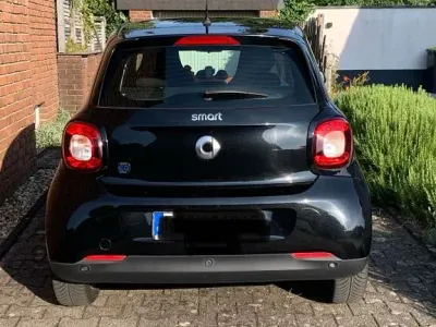 Gebraucht Smart ForFour Electric Drive 60 kW (82 PS) 2018 Schwarz Limousine