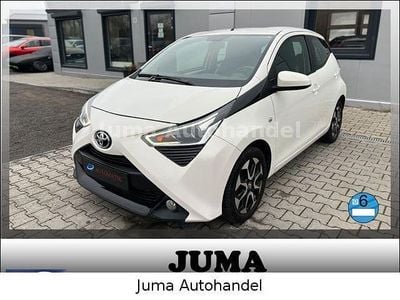 Weiß Gebraucht 2020 Toyota Aygo X-play Kleinwagen | 9.999 € (Guter Preis)