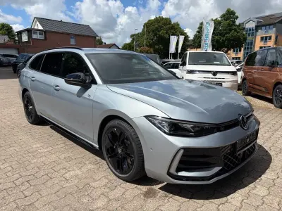 Neu VW Passat Style 193 PS (141 kW) 2026 Silber Kombi