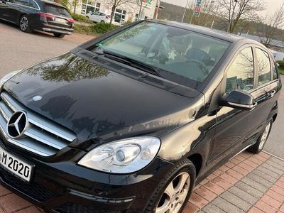Mercedes B200
