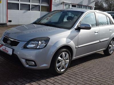 Gebraucht Kia Rio Spirit 111 PS (81 kW) 2010 Silber Limousine