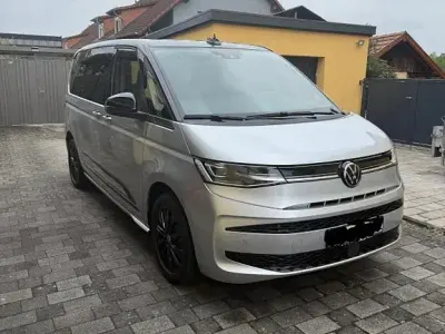 Gebraucht VW Multivan Edition 150 PS (110 kW) 2025 Silber Van / Kleinbus
