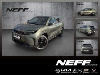 Neu Toyota Urban Cruiser 127 kW (174 PS) 2026 Land breeze green metallic SUV