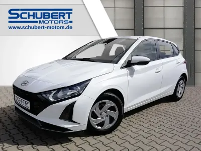 Gebraucht Hyundai i20 Select 101 PS (74 kW) 2025 Weiß Limousine