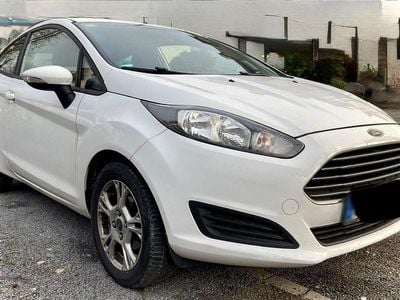Second-hand Ford Fiesta SYNC Edition 65 CP (47 kW) 2014 Alb Hatchback