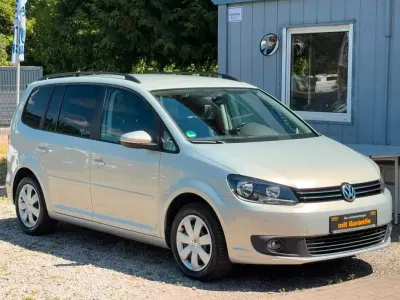Gebraucht VW Touran Comfortline 105 PS (77 kW) 2015 Silber Van / Kleinbus