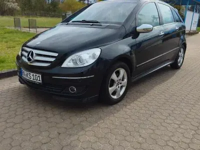 Używany Mercedes B200 Edition 140 KM (102 kW) 2007 Czarny Minivan