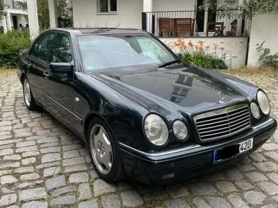 Gebraucht Mercedes E420 Avantgarde 279 PS (205 kW) 1996 Blau Limousine