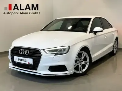 Gebraucht Audi A3 Comfort 116 PS (85 kW) 2019 Weiß Limousine