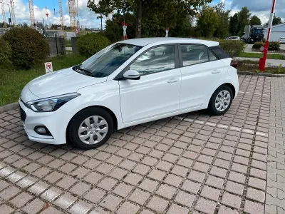 Gebraucht Hyundai i20 84 PS (61 kW) 2019 Weiß Kleinwagen