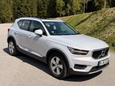 Usata Volvo XC40 Momentum 190 CV (139 kW) 2019 Bianco SUV