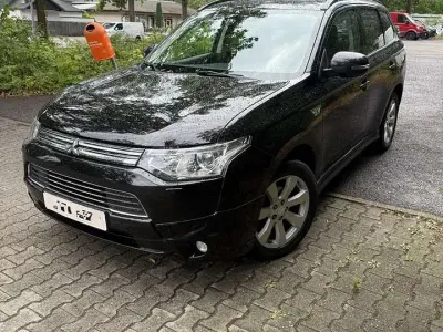 Gebraucht Mitsubishi Outlander P-HEV Plus 121 PS (88 kW) 2014 SUV