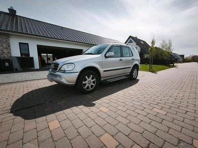 Usata Mercedes ML500 292 CV (214 kW) 2004 Argento SUV