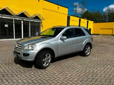 Gebraucht Mercedes ML320 224 PS (164 kW) 2006 Silber SUV