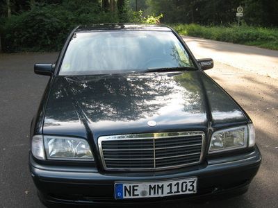Gebraucht Mercedes C200 102 PS (75 kW) 2000 Schwarz metallic Limousine
