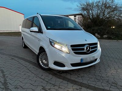 Mercedes V220