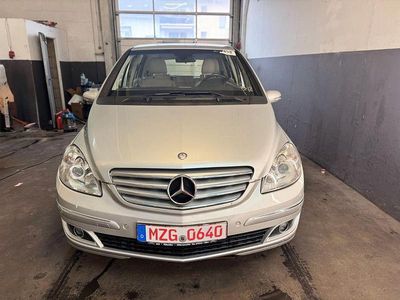 Mercedes B200