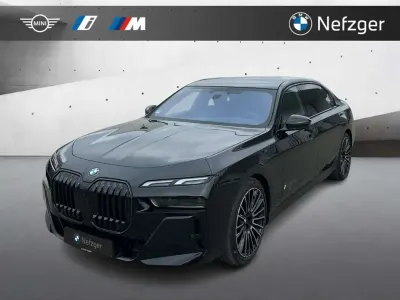 Gebraucht BMW 740L M Sport 299 PS (219 kW) 2026 Black sapphire metallic Limousine