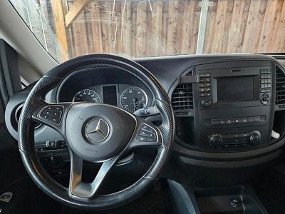 Grau Gebraucht 2018 Mercedes Vito Van | 25.000 €
