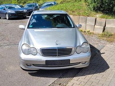 Mercedes C200