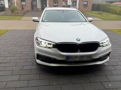 Weiß Gebraucht 2019 BMW 520 Comfort Edition Kombi | 20.500 € (Fairer Preis)