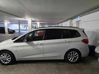 Weiß Gebraucht 2017 BMW 218 Gran Tourer Sport Line Van / Kleinbus | 15.000 € (Fairer Preis)