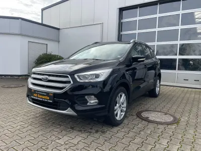 Second-hand Ford Kuga Cool & Connect 150 CP (110 kW) 2017 Negru SUV
