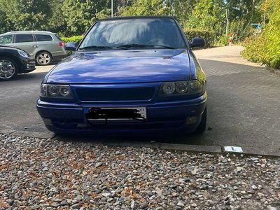 Blau Gebraucht 1996 Opel Astra Cabriolet Edition Cabrio | 1.200 €