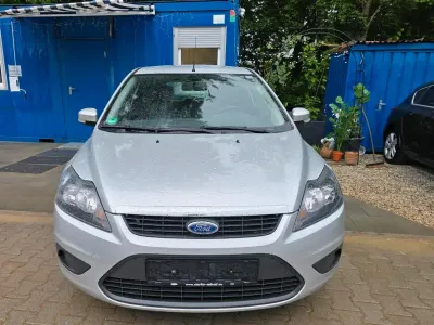 Gebraucht Ford Focus Style 116 PS (85 kW) 2010 Silber Limousine