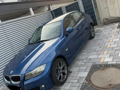 Gebraucht BMW 318 143 PS (105 kW) 2010 Blau Limousine