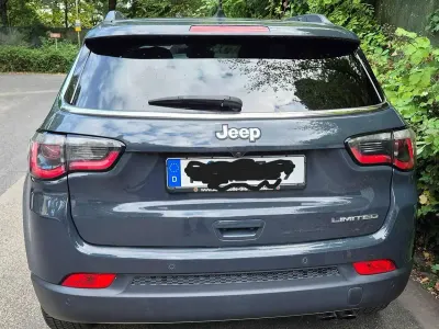 Gebraucht Jeep Compass Limited 140 PS (102 kW) 2018 Grau SUV