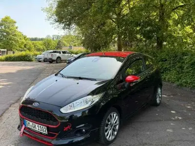 Gebraucht Ford Fiesta Sport 140 PS (102 kW) 2015 Schwarz Kleinwagen