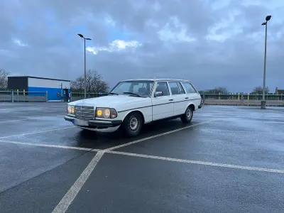 Gebraucht Mercedes 200 109 PS (80 kW) 1982 Weiß Kombi