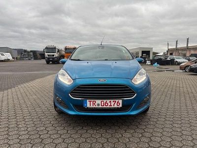 Second-hand Ford Fiesta Titanium 125 CP (91 kW) 2014 Albastru Hatchback